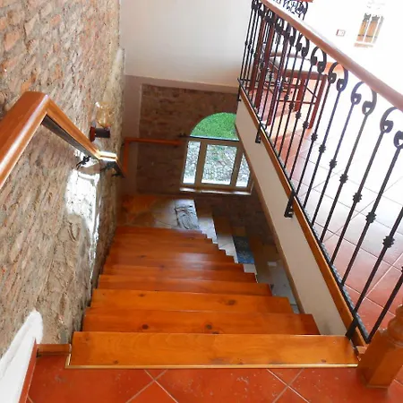 Castlehouse Ελβασάν