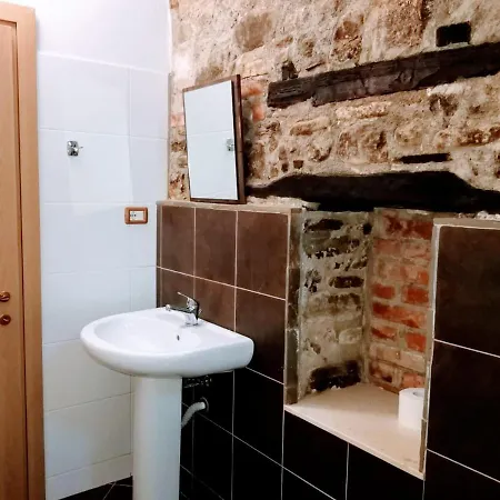 Castlehouse בית הארחה 3*