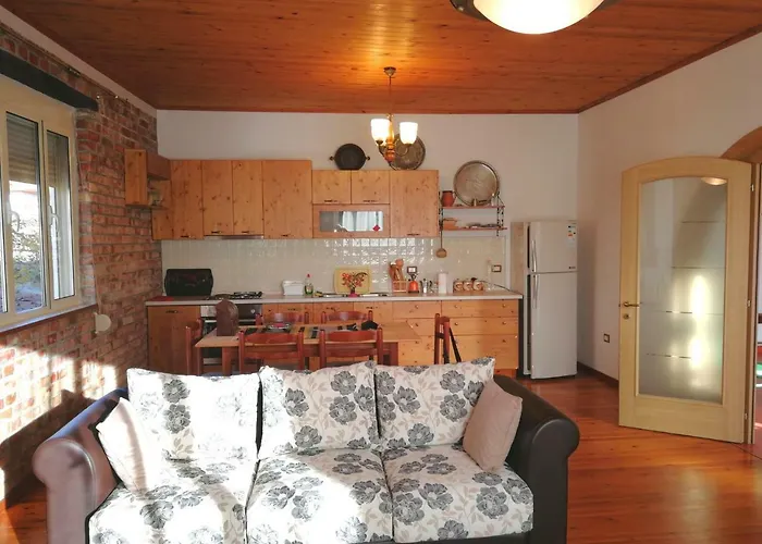 Castlehouse 3* Elbasan